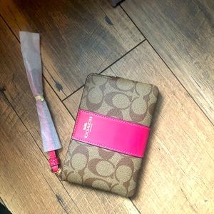 Wristlet wallet